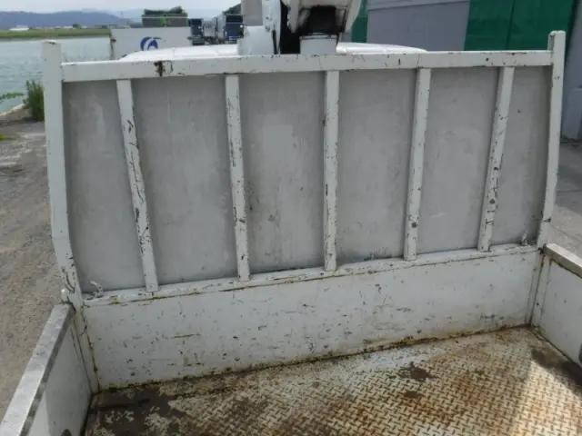 三菱ふそうキャンタークレーン3段小型（2t・3t）[写真28]