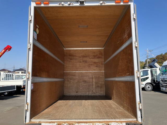 いすゞエルフアルミバン小型（2t・3t）[写真10]