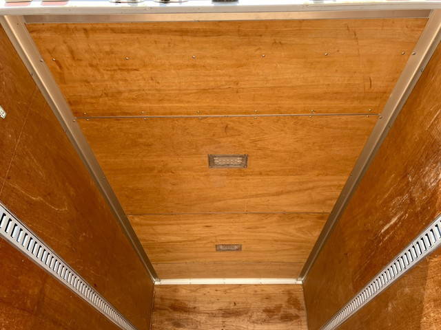 いすゞエルフアルミバン小型（2t・3t）[写真13]