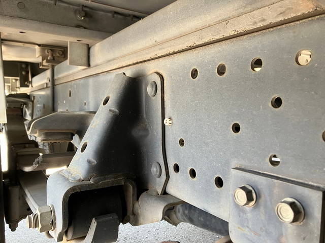 いすゞエルフアルミバン小型（2t・3t）[写真28]