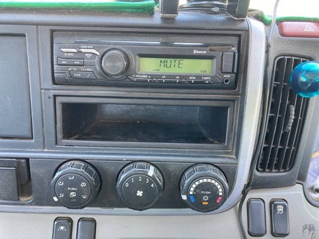 三菱ふそうキャンターダンプ小型（2t・3t）[写真35]