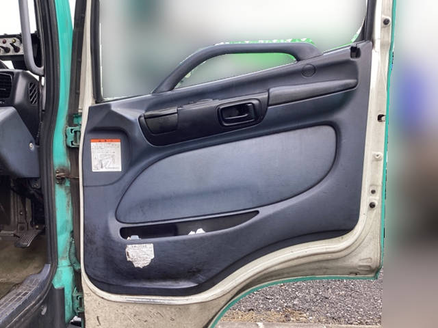 日野レンジャーパッカー車（塵芥車）中型（4t）[写真24]