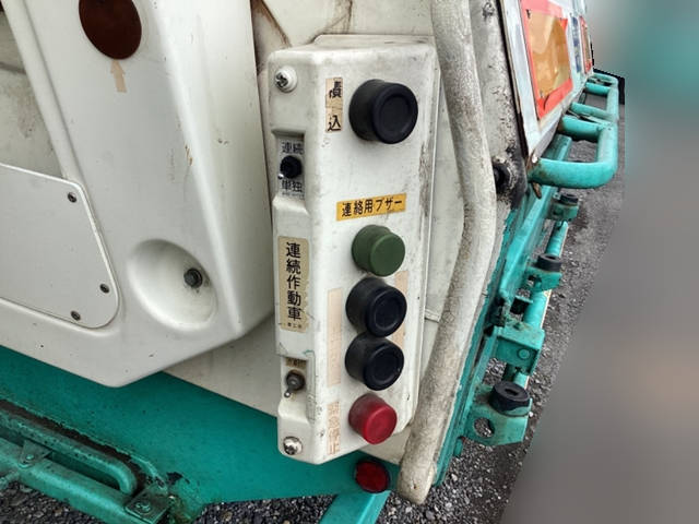 日野レンジャーパッカー車（塵芥車）中型（4t）[写真09]