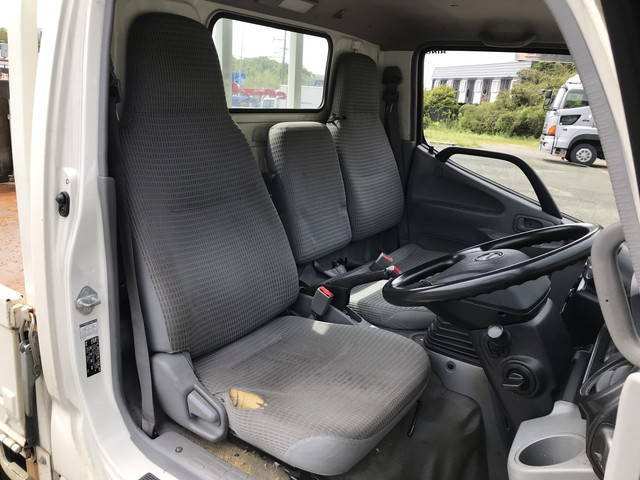 日野デュトロ平ボディ小型（2t・3t）[写真28]