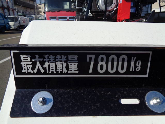 三菱ふそうファイターコンテナ専用車増トン（6t・8t）[写真07]