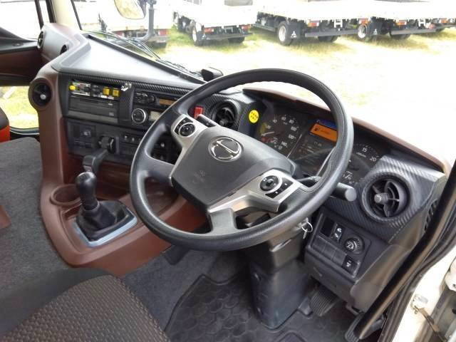 日野プロフィアダンプ大型（10t）[写真30]