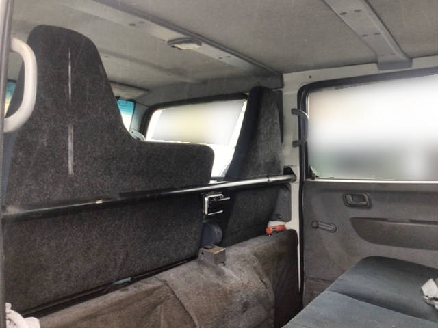 三菱ふそうキャンターダブルキャブ（Wキャブ）小型（2t・3t）[写真16]