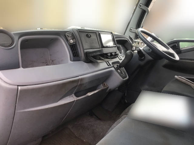 三菱ふそうキャンターダブルキャブ（Wキャブ）小型（2t・3t）[写真20]