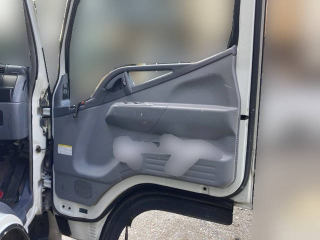 三菱ふそうキャンターガッツダブルキャブ（Wキャブ）小型（2t・3t）[写真18]