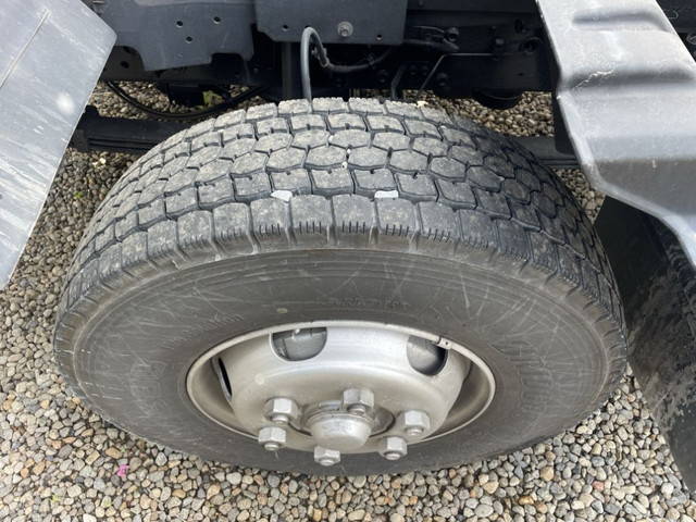 いすゞフォワードコンテナ専用車増トン（6t・8t）[写真10]