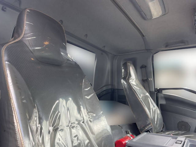 いすゞフォワードコンテナ専用車増トン（6t・8t）[写真21]