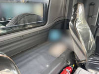 いすゞフォワードコンテナ専用車増トン（6t・8t）[写真23]