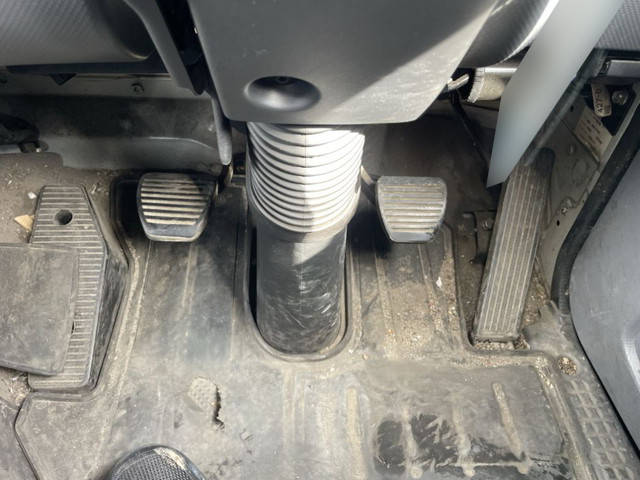 いすゞフォワードコンテナ専用車増トン（6t・8t）[写真27]