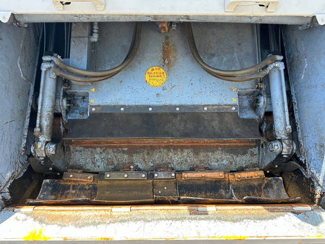 日野デュトロパッカー車（塵芥車）小型（2t・3t）[写真10]