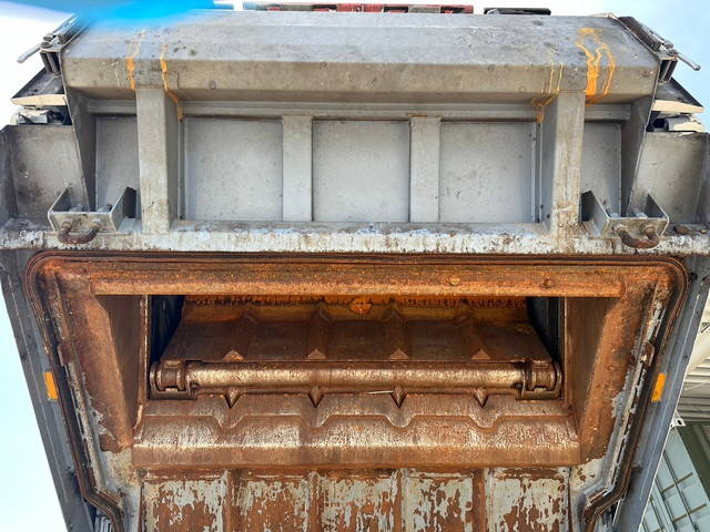 日野デュトロパッカー車（塵芥車）小型（2t・3t）[写真19]