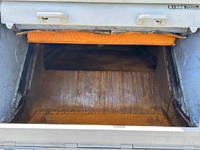 日野デュトロパッカー車（塵芥車）小型（2t・3t）[写真09]