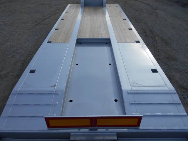 その他のメーカーその他の車種重機運搬トレーラー大型（10t）[写真07]