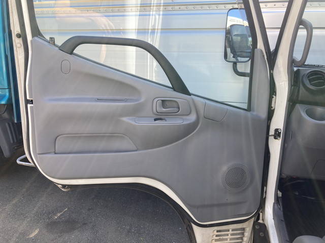 日野デュトロ冷凍車（冷蔵車）小型（2t・3t）[写真27]