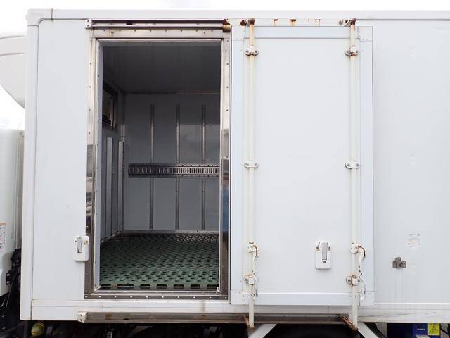 三菱ふそうキャンター冷凍車（冷蔵車）小型（2t・3t）[写真11]