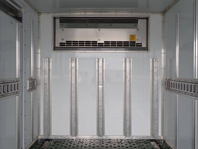 三菱ふそうキャンター冷凍車（冷蔵車）小型（2t・3t）[写真14]