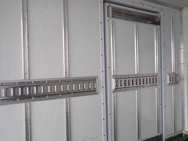 三菱ふそうキャンター冷凍車（冷蔵車）小型（2t・3t）[写真16]