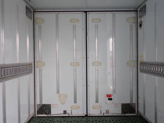 三菱ふそうキャンター冷凍車（冷蔵車）小型（2t・3t）[写真19]