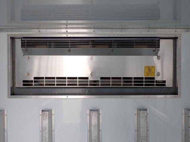 三菱ふそうキャンター冷凍車（冷蔵車）小型（2t・3t）[写真08]