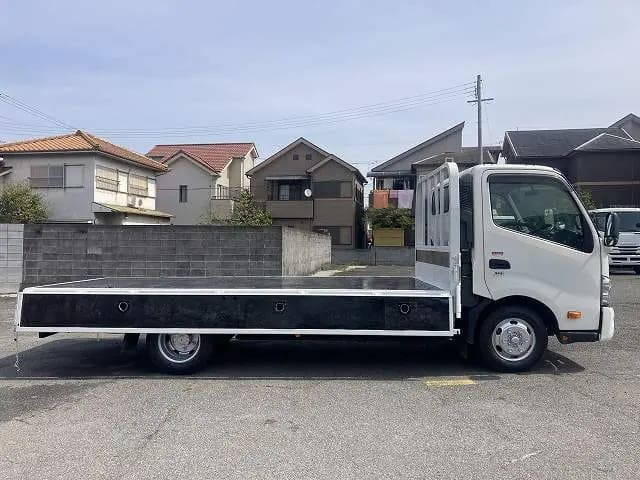 日野デュトロ平ボディ小型（2t・3t）[写真10]