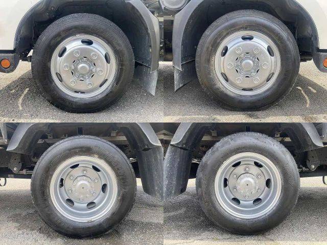 日野デュトロ平ボディ小型（2t・3t）[写真24]