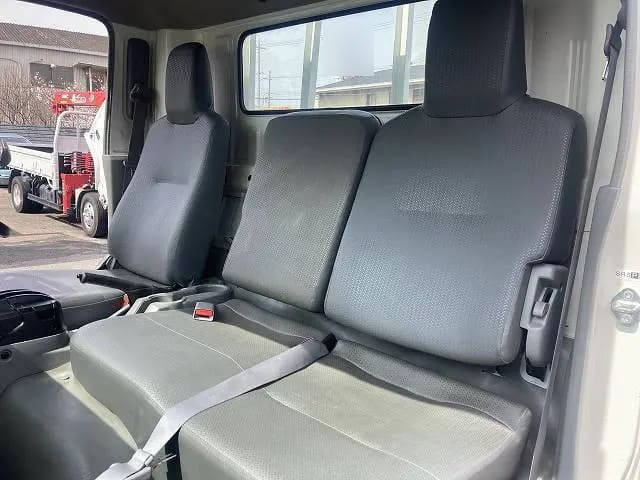 日野デュトロ平ボディ小型（2t・3t）[写真32]