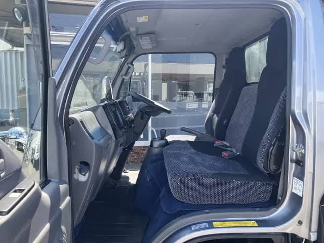 いすゞエルフ平ボディ小型（2t・3t）[写真17]