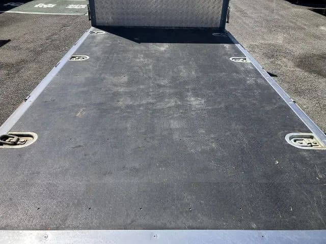 いすゞエルフ平ボディ小型（2t・3t）[写真25]