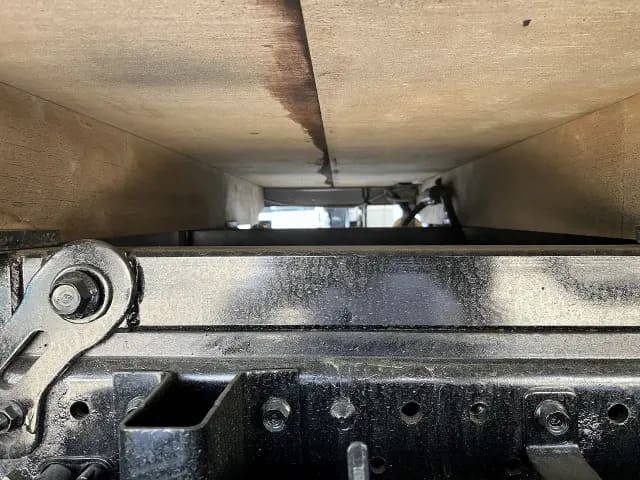 いすゞエルフ平ボディ小型（2t・3t）[写真34]