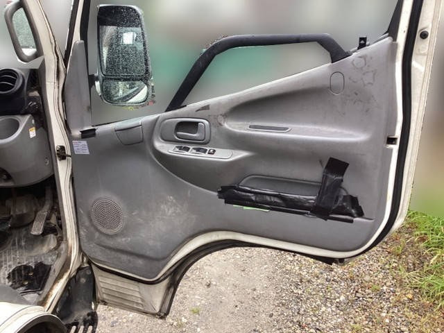 トヨタデュトロ平ボディ小型（2t・3t）[写真15]
