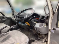 トヨタデュトロ平ボディ小型（2t・3t）[写真17]