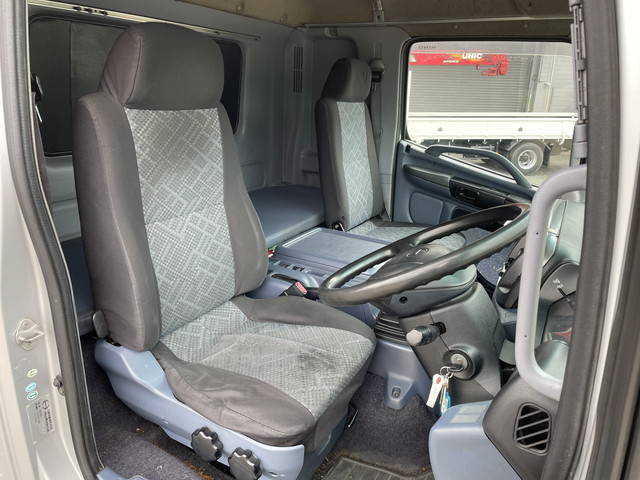 日野レンジャーアルミウイング中型（4t）[写真29]