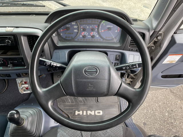 日野レンジャーアルミウイング中型（4t）[写真32]