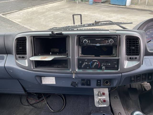 日野レンジャーアルミウイング中型（4t）[写真36]