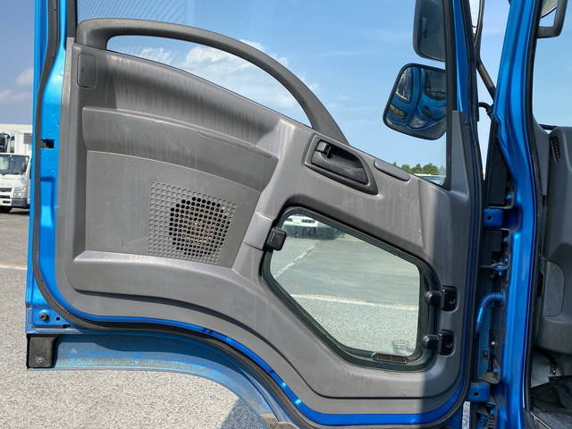 いすゞフォワードアルミウイング中型（4t）[写真26]