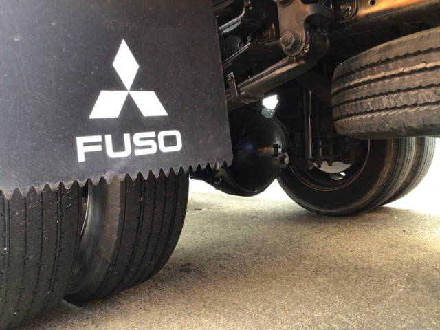 三菱ふそうキャンター平ボディ小型（2t・3t）[写真16]
