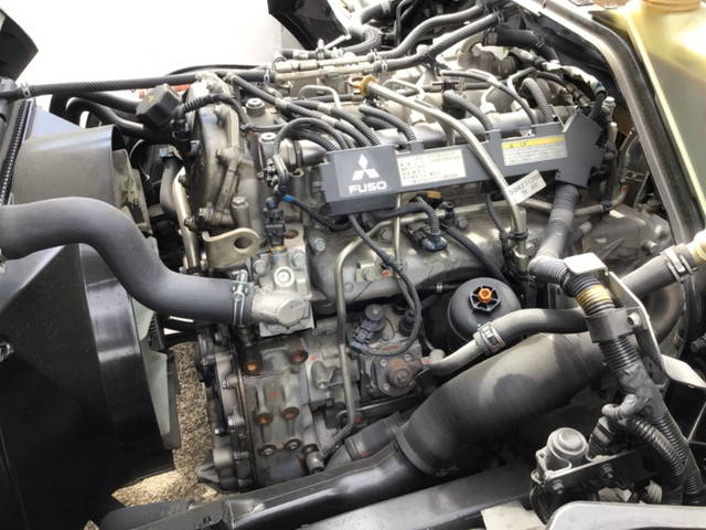 三菱ふそうキャンター平ボディ小型（2t・3t）[写真18]