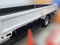 三菱ふそうキャンター平ボディ小型（2t・3t）[写真09]