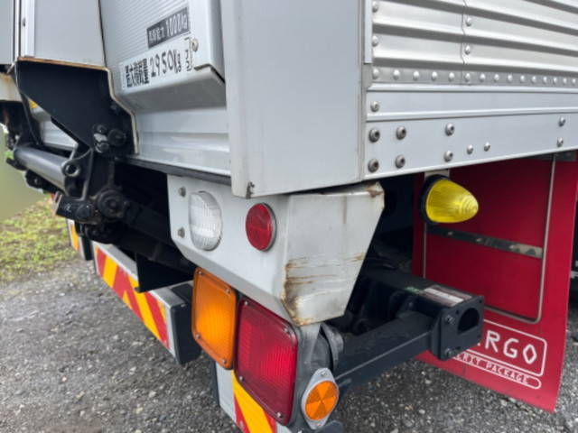 いすゞフォワード冷凍車（冷蔵車）中型（4t）[写真17]