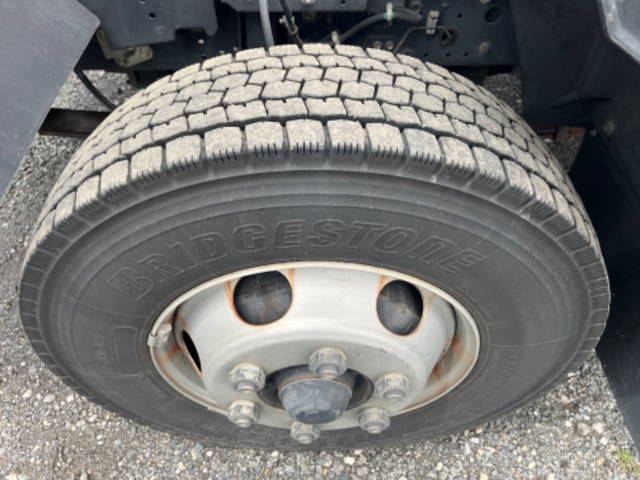 いすゞフォワード冷凍車（冷蔵車）中型（4t）[写真18]