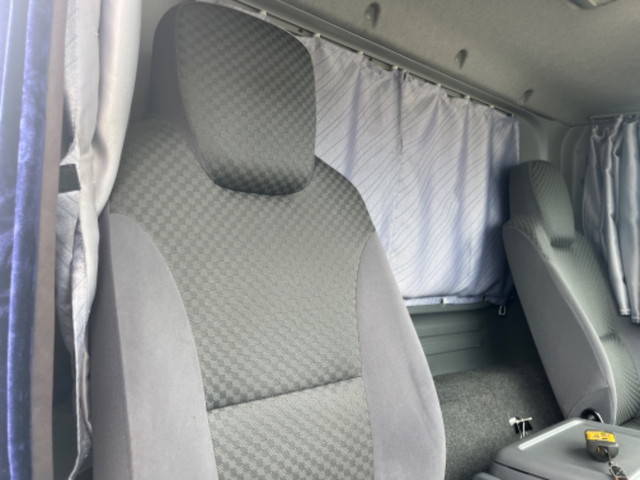 いすゞフォワード冷凍車（冷蔵車）中型（4t）[写真28]