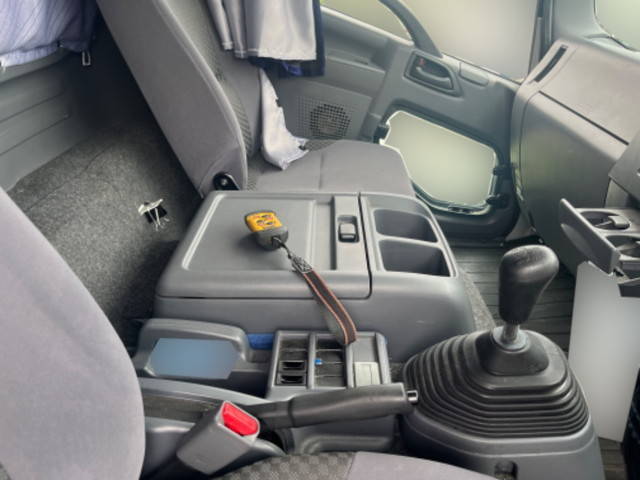 いすゞフォワード冷凍車（冷蔵車）中型（4t）[写真29]