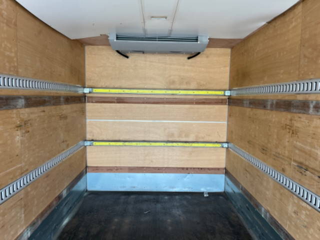 いすゞフォワード冷凍車（冷蔵車）中型（4t）[写真09]