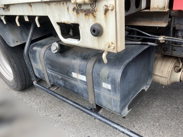 三菱ふそうキャンタークレーン3段小型（2t・3t）[写真13]