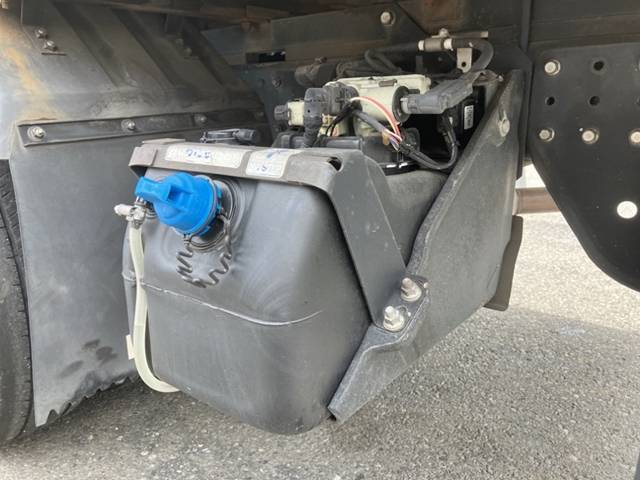 三菱ふそうキャンタークレーン3段小型（2t・3t）[写真14]