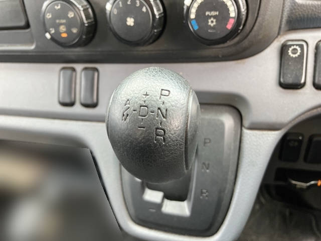 三菱ふそうキャンタークレーン3段小型（2t・3t）[写真29]